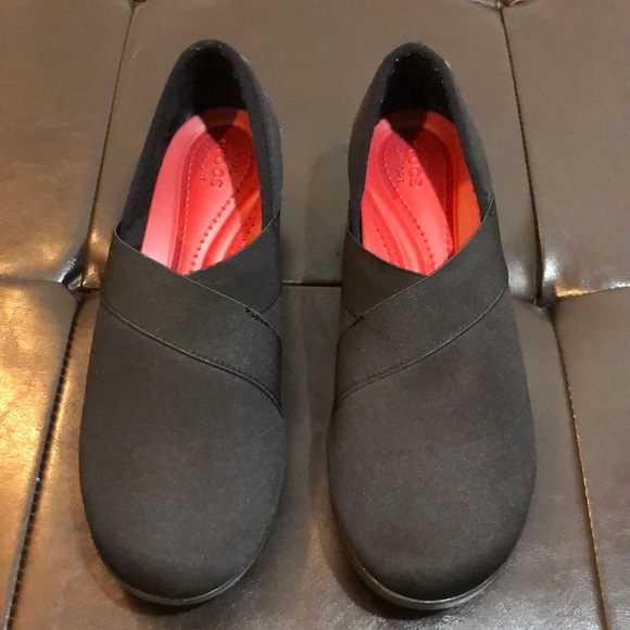 crocs busy day wedge
